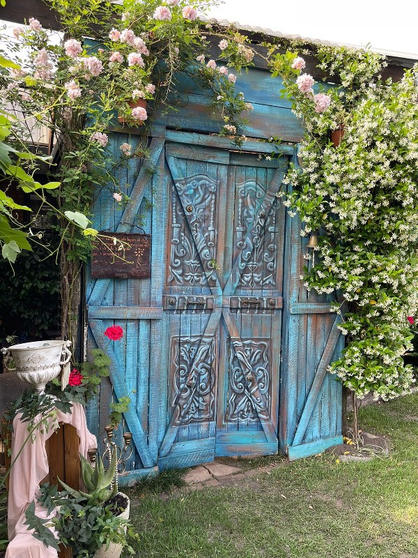 Outside-chapel-2